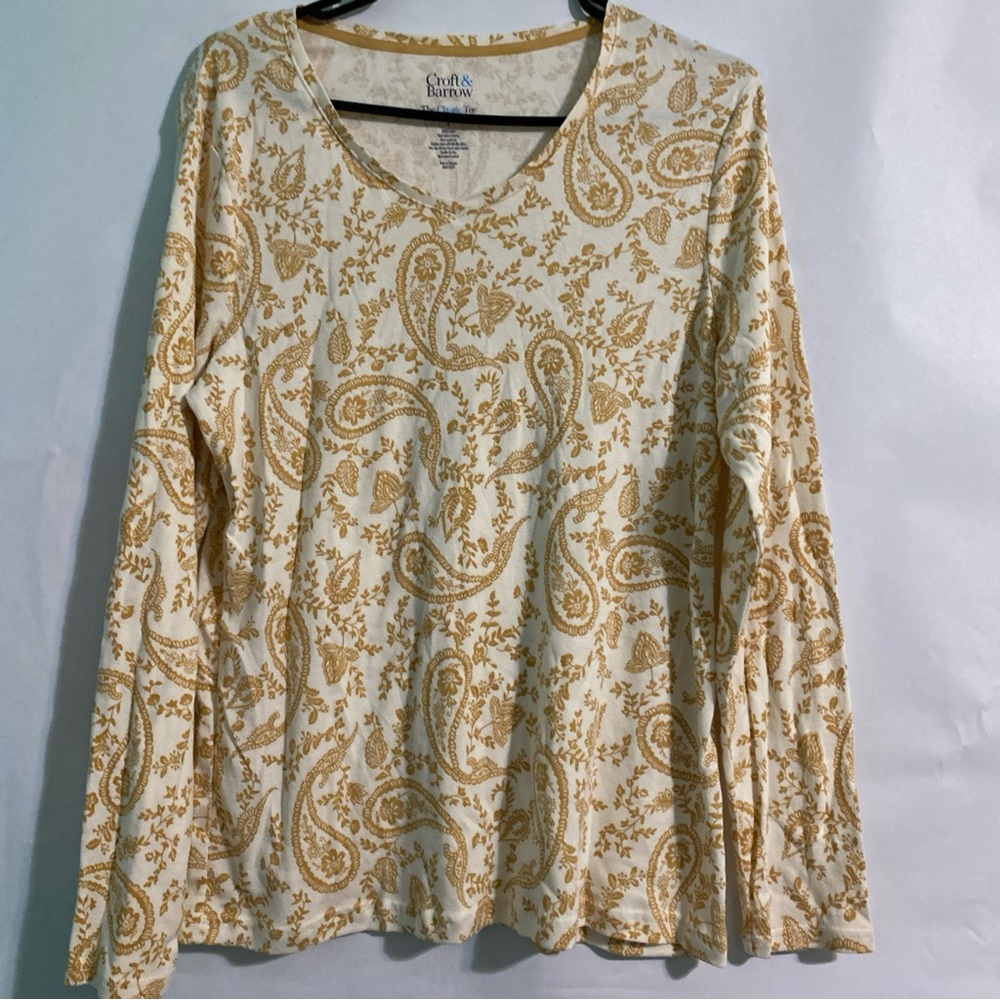 croft & barrow Cream and Mustard Paisley V-Neck Long Sleeve Tee